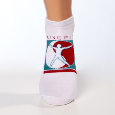 socken-mit-logo-vorne-weiss